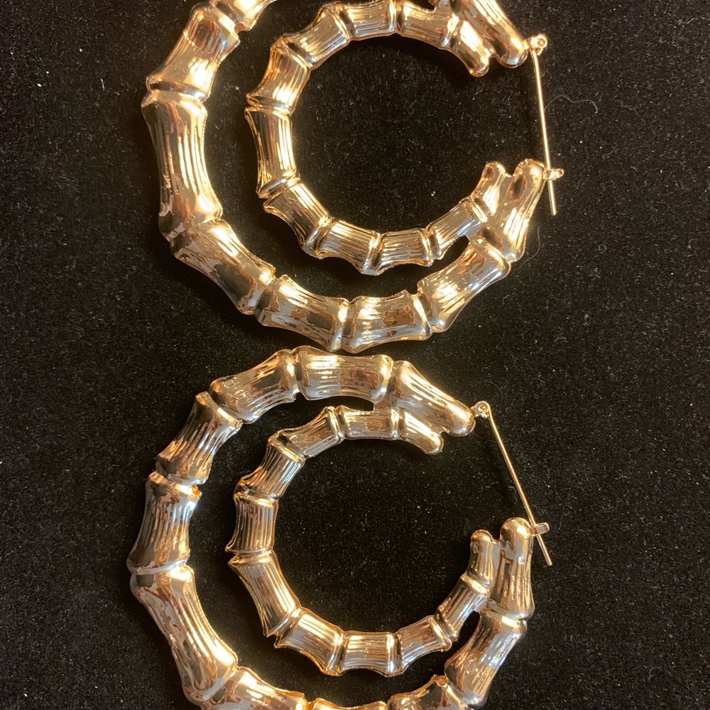 Earrings - Picture 2 of 4